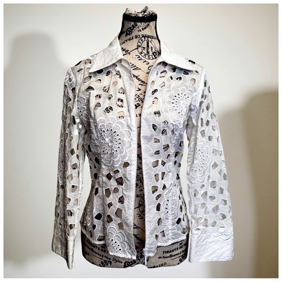 Samuel Dong Ivory Cutwork Floral Zip-Front JacketWomen’s Small